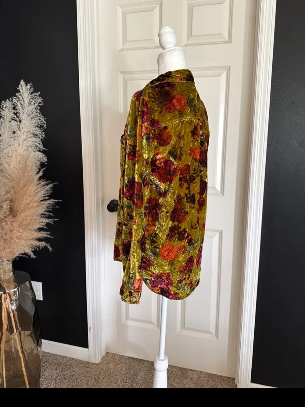 Anthropologie Pilcro Hadley Relaxed Velvet Burnout Shirt Size Small - Picture 8 of 12